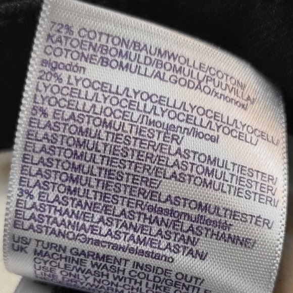 NYDJ Black Capri jeans/frayed hem Size 10 NWOT - Picture 10 of 14